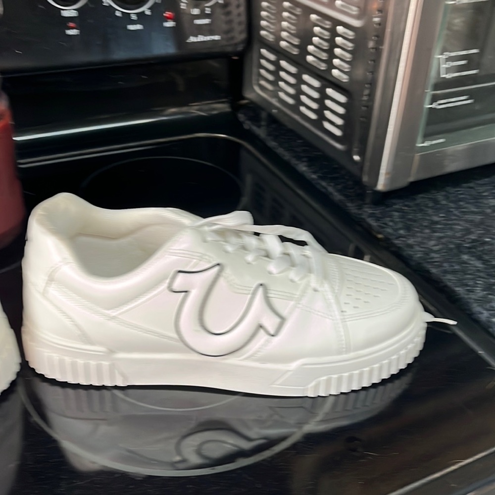 Brand new tru religion sneaker